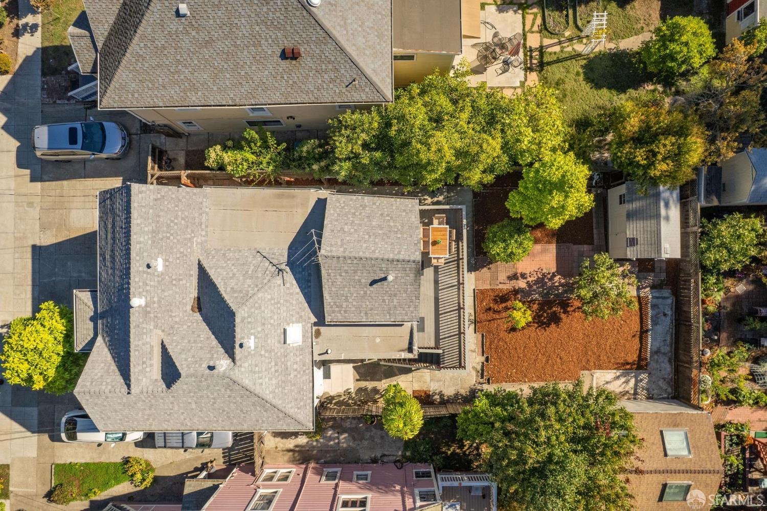 Detail Gallery Image 3 of 56 For 1412 Pacific Ave, Alameda,  CA 94501 - 3 Beds | 2 Baths