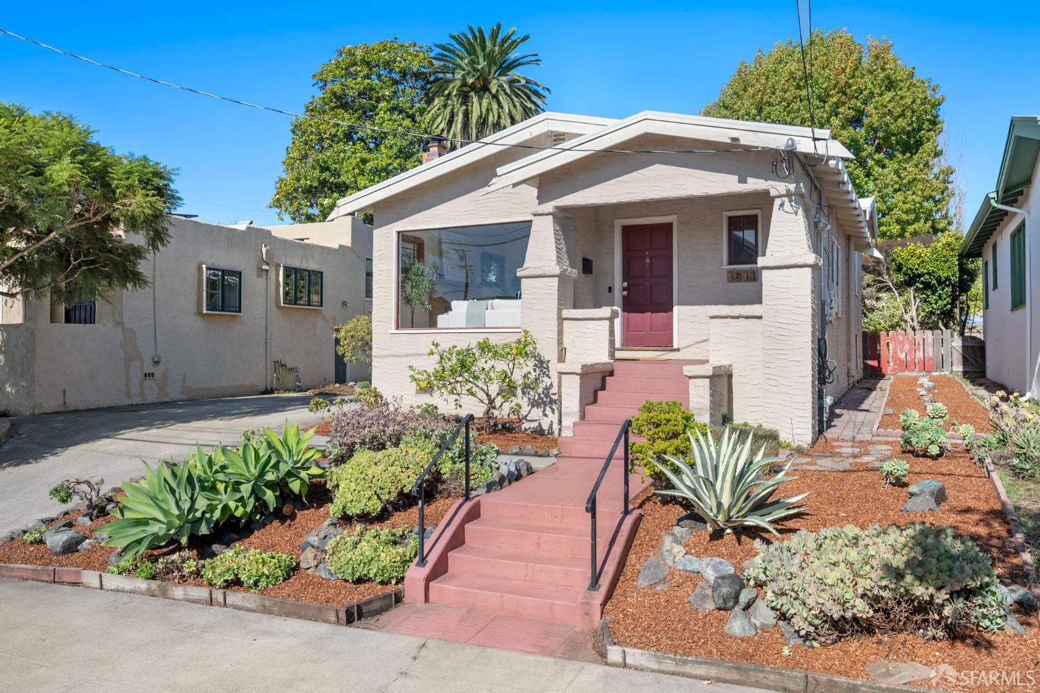 Detail Gallery Image 2 of 40 For 1611 Blake St, Berkeley,  CA 94703 - 2 Beds | 1 Baths