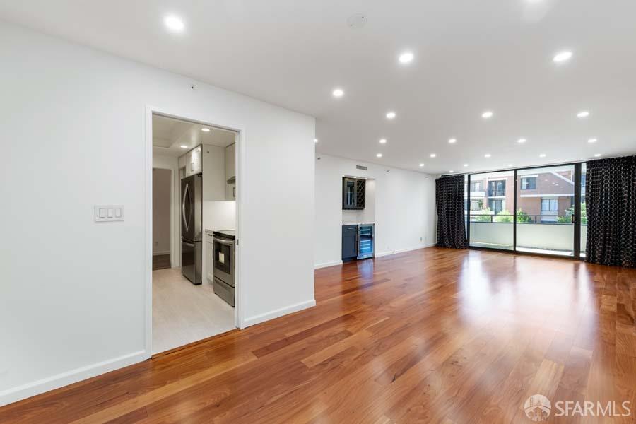 Detail Gallery Image 2 of 31 For 101 Lombard St 307w,  San Francisco,  CA 94111 - 2 Beds | 2 Baths