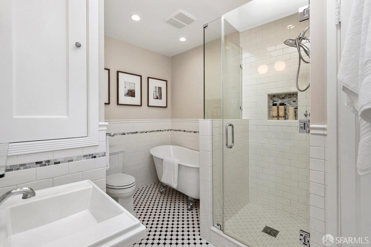 Detail Gallery Image 28 of 50 For 2591 39th Ave, San Francisco,  CA 94116 - 3 Beds | 2 Baths