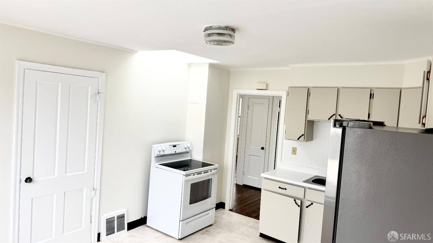 Detail Gallery Image 26 of 45 For 451 Sawyer St, San Francisco,  CA 94134 - 3 Beds | 1 Baths