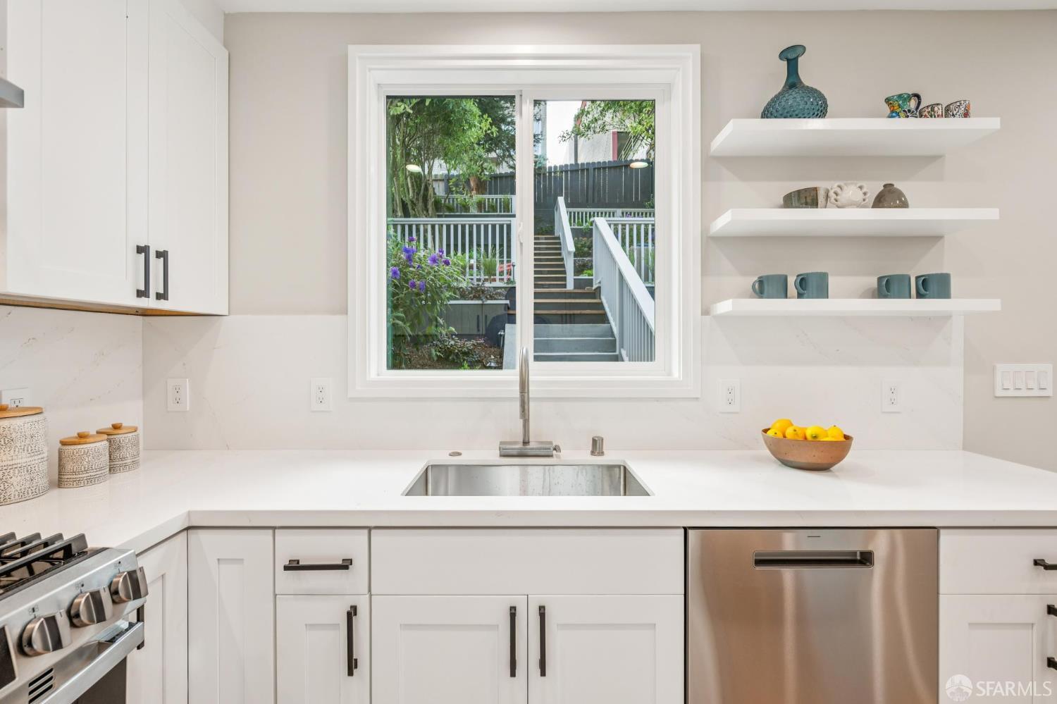 Detail Gallery Image 13 of 53 For 4149 26th St, San Francisco,  CA 94131 - 3 Beds | 3 Baths