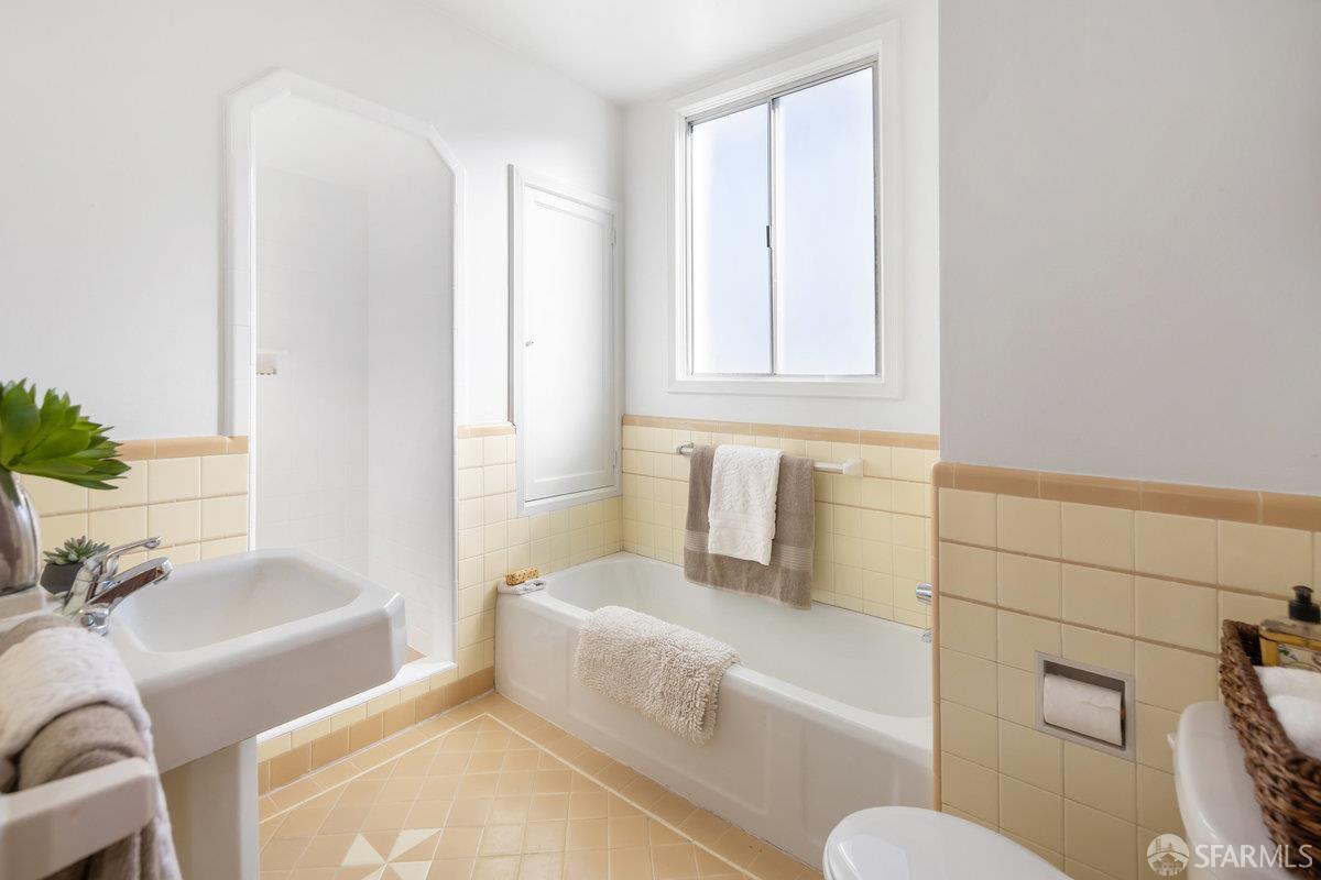 Detail Gallery Image 29 of 55 For 1584 11th Ave, San Francisco,  CA 94122 - – Beds | – Baths