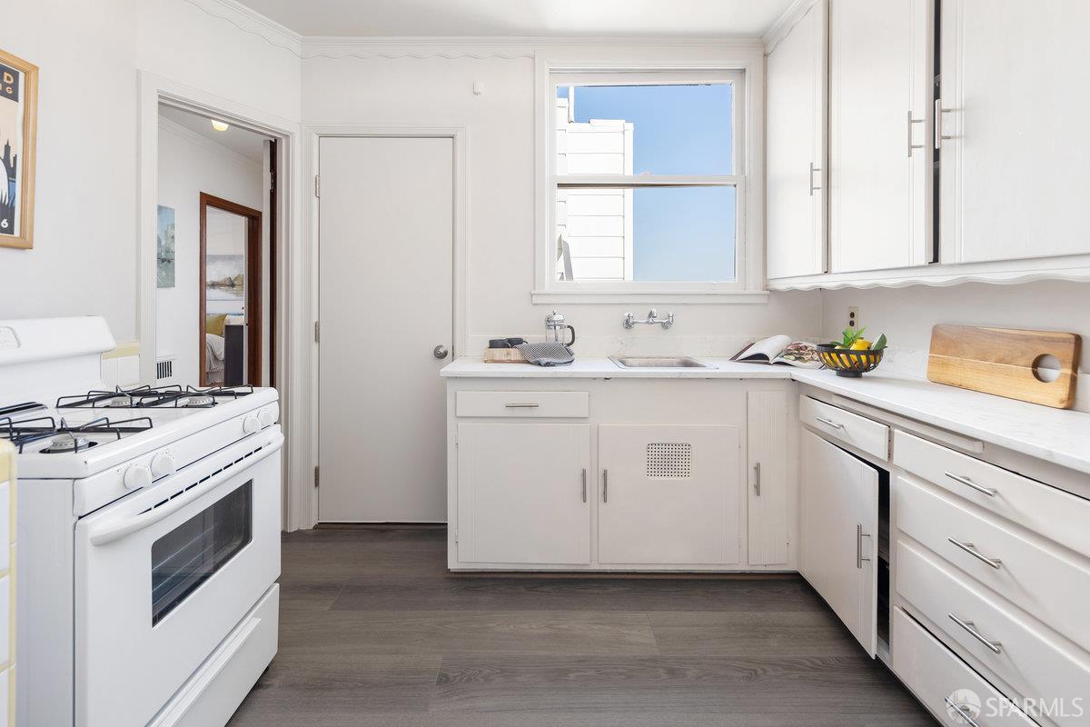 Detail Gallery Image 18 of 55 For 1584 11th Ave, San Francisco,  CA 94122 - – Beds | – Baths