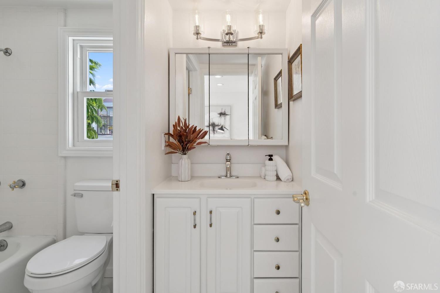 Detail Gallery Image 20 of 56 For 1412 Pacific Ave, Alameda,  CA 94501 - 3 Beds | 2 Baths