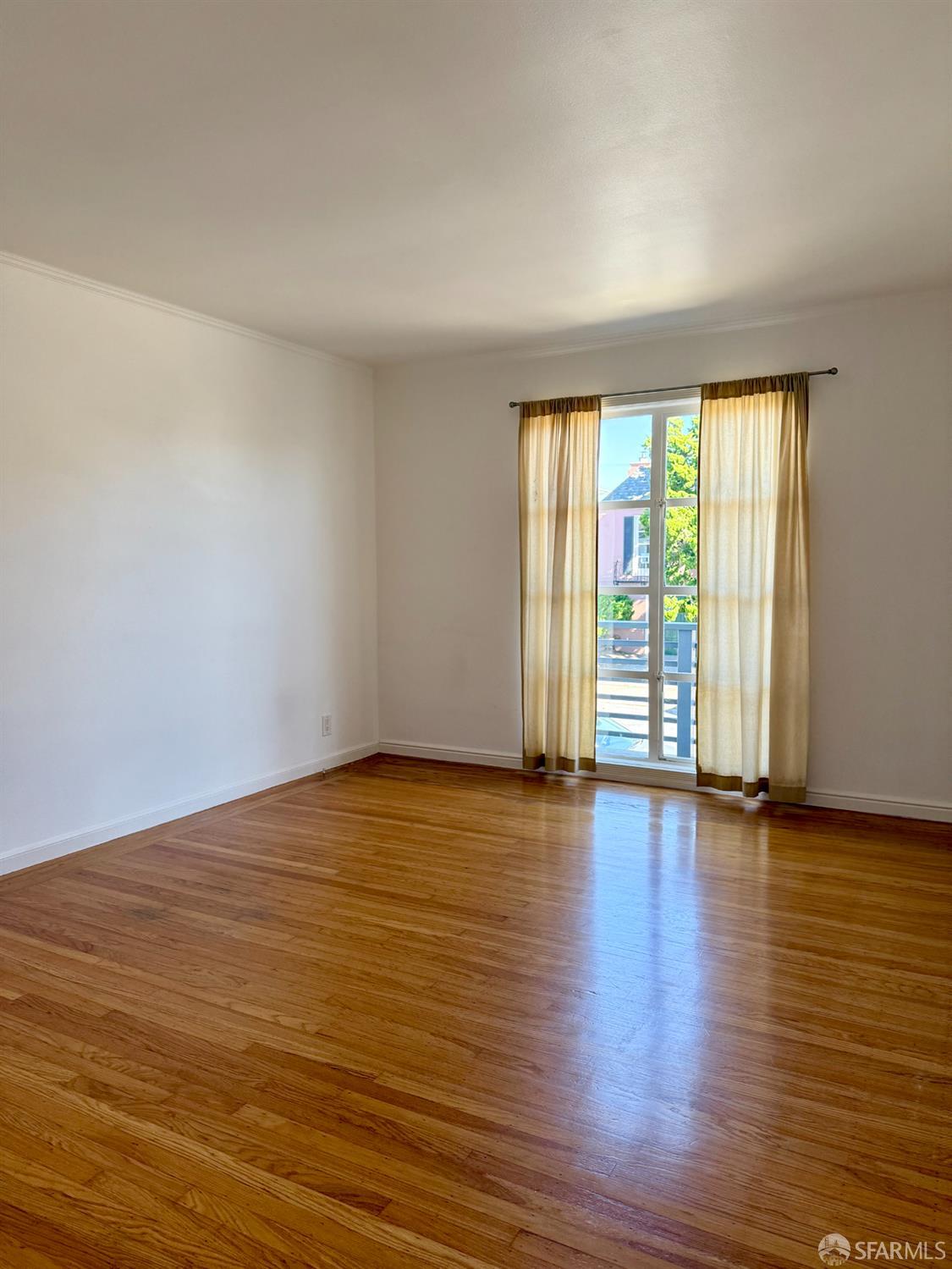 Detail Gallery Image 16 of 21 For 1100 Eucalyptus Dr, San Francisco,  CA 94132 - 2 Beds | 1 Baths