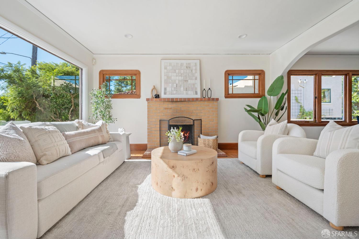 Detail Gallery Image 4 of 40 For 1611 Blake St, Berkeley,  CA 94703 - 2 Beds | 1 Baths