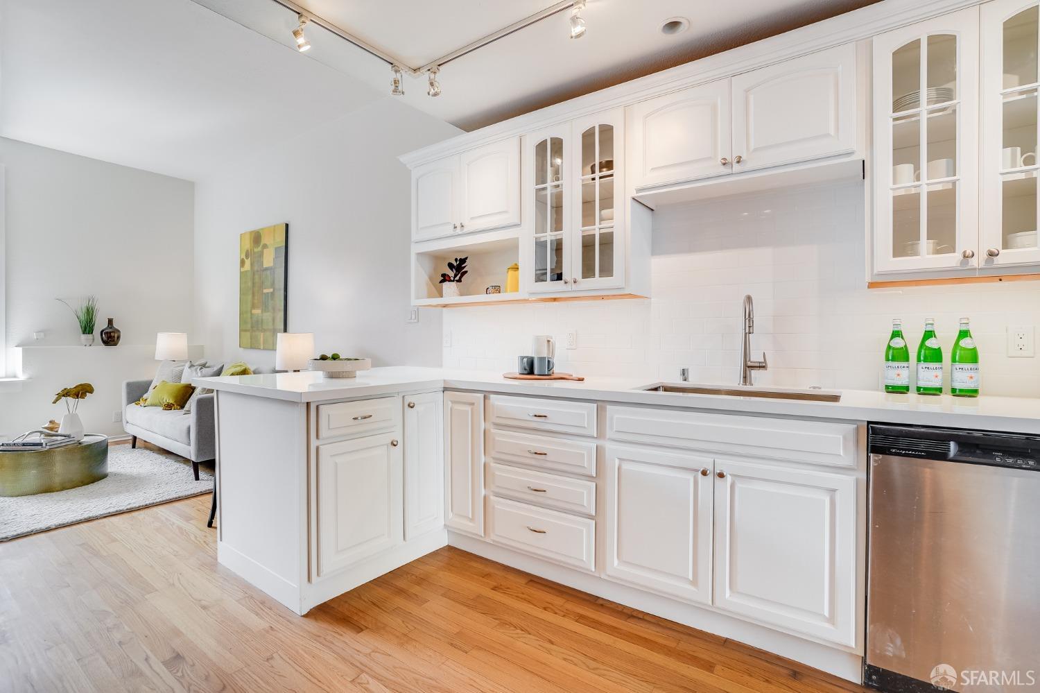 Detail Gallery Image 11 of 22 For 490 Clipper St #492,  San Francisco,  CA 94114 - 2 Beds | 1 Baths