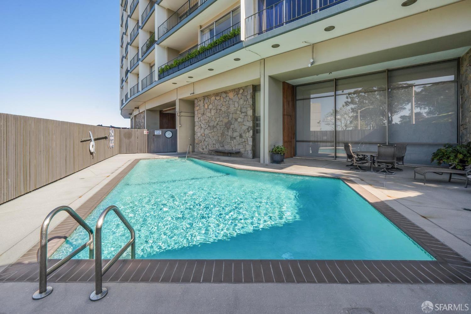 Detail Gallery Image 40 of 69 For 1050 North Point St #1002,  San Francisco,  CA 94109 - 2 Beds | 1 Baths