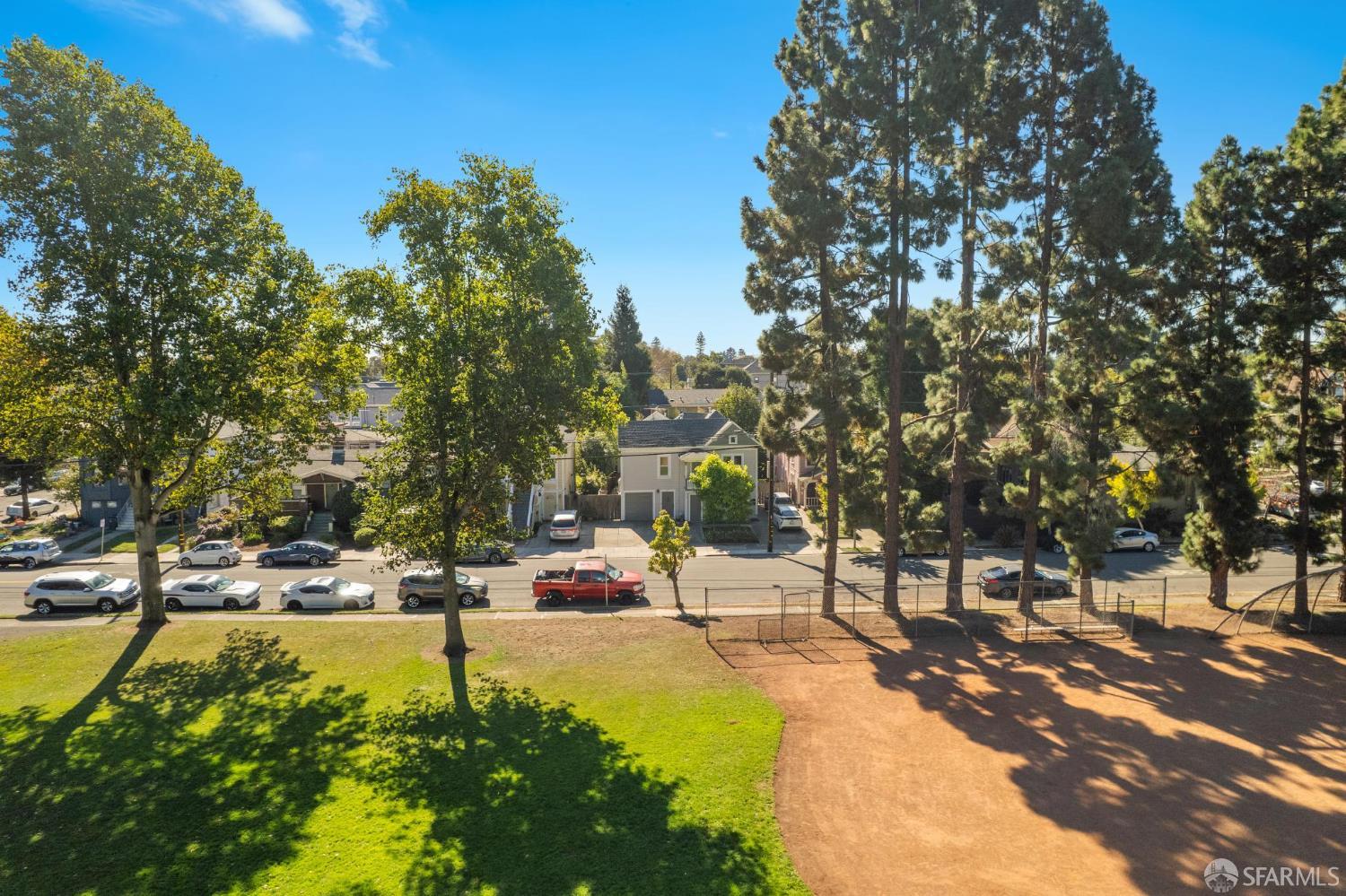 Detail Gallery Image 2 of 56 For 1412 Pacific Ave, Alameda,  CA 94501 - 3 Beds | 2 Baths