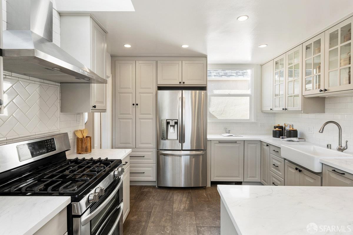 Detail Gallery Image 17 of 50 For 2591 39th Ave, San Francisco,  CA 94116 - 3 Beds | 2 Baths