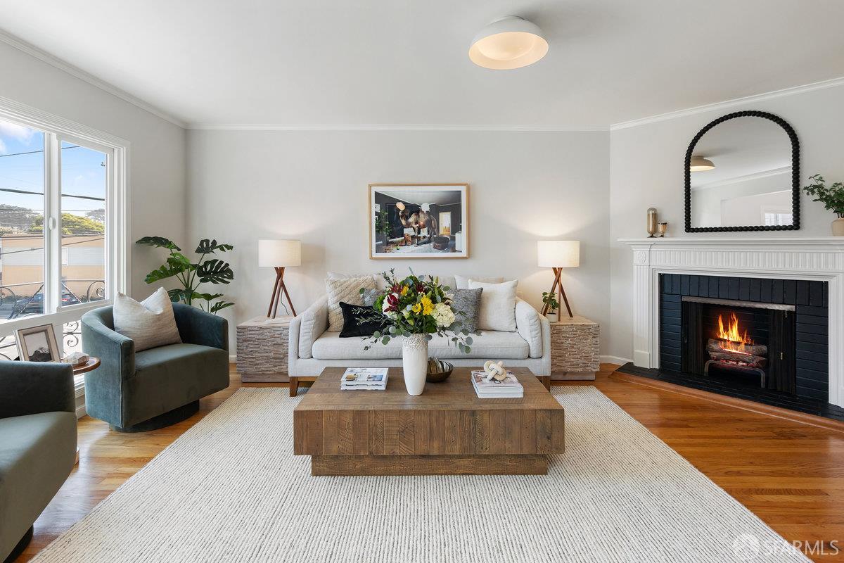 Detail Gallery Image 9 of 50 For 2591 39th Ave, San Francisco,  CA 94116 - 3 Beds | 2 Baths