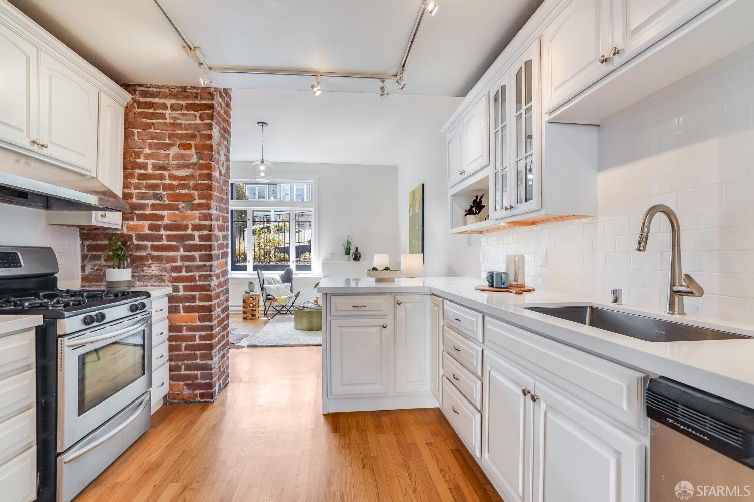 Detail Gallery Image 10 of 22 For 490 Clipper St #492,  San Francisco,  CA 94114 - 2 Beds | 1 Baths