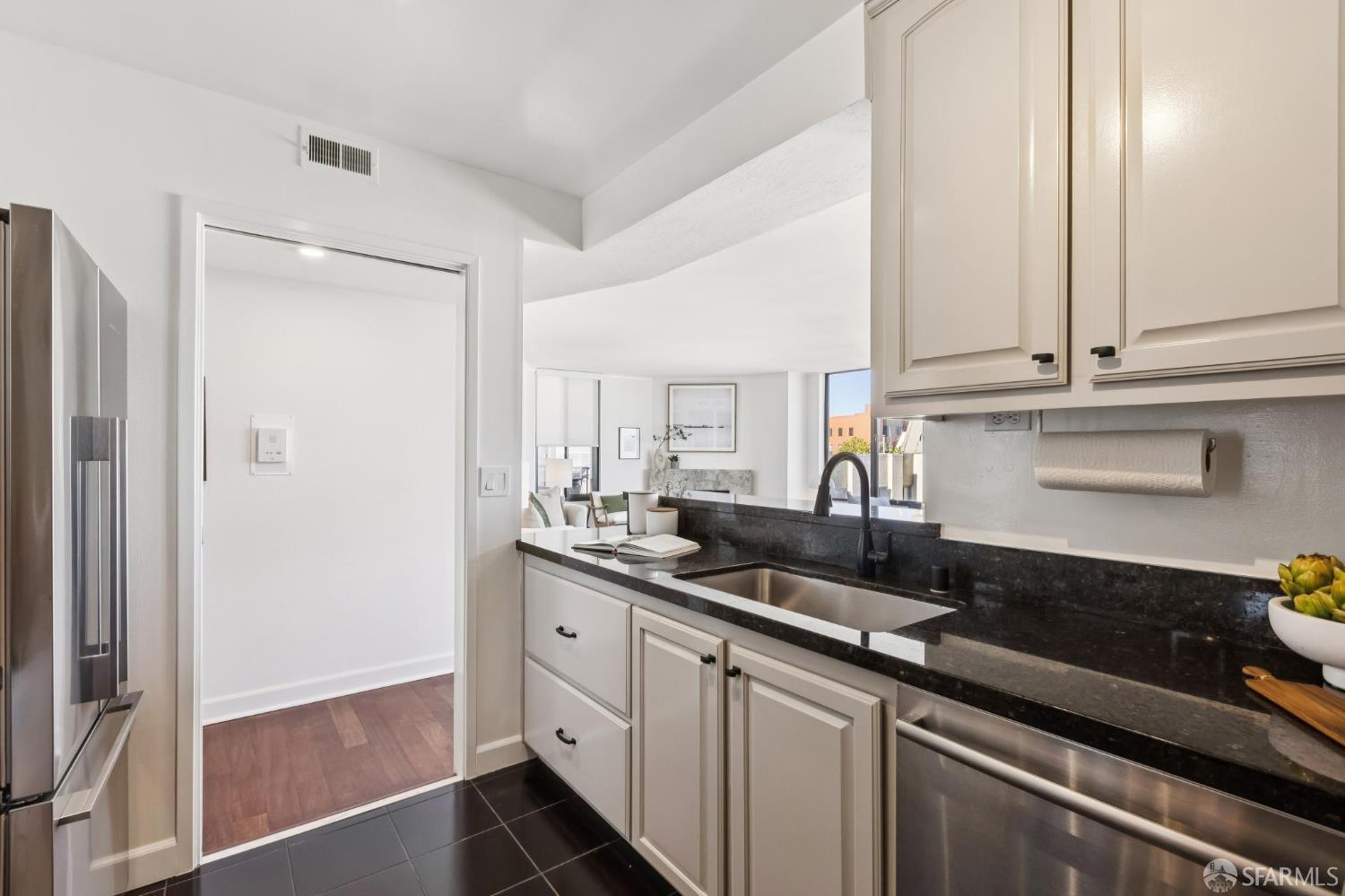 Detail Gallery Image 30 of 68 For 150 Lombard St #807,  San Francisco,  CA 94111 - 2 Beds | 2 Baths