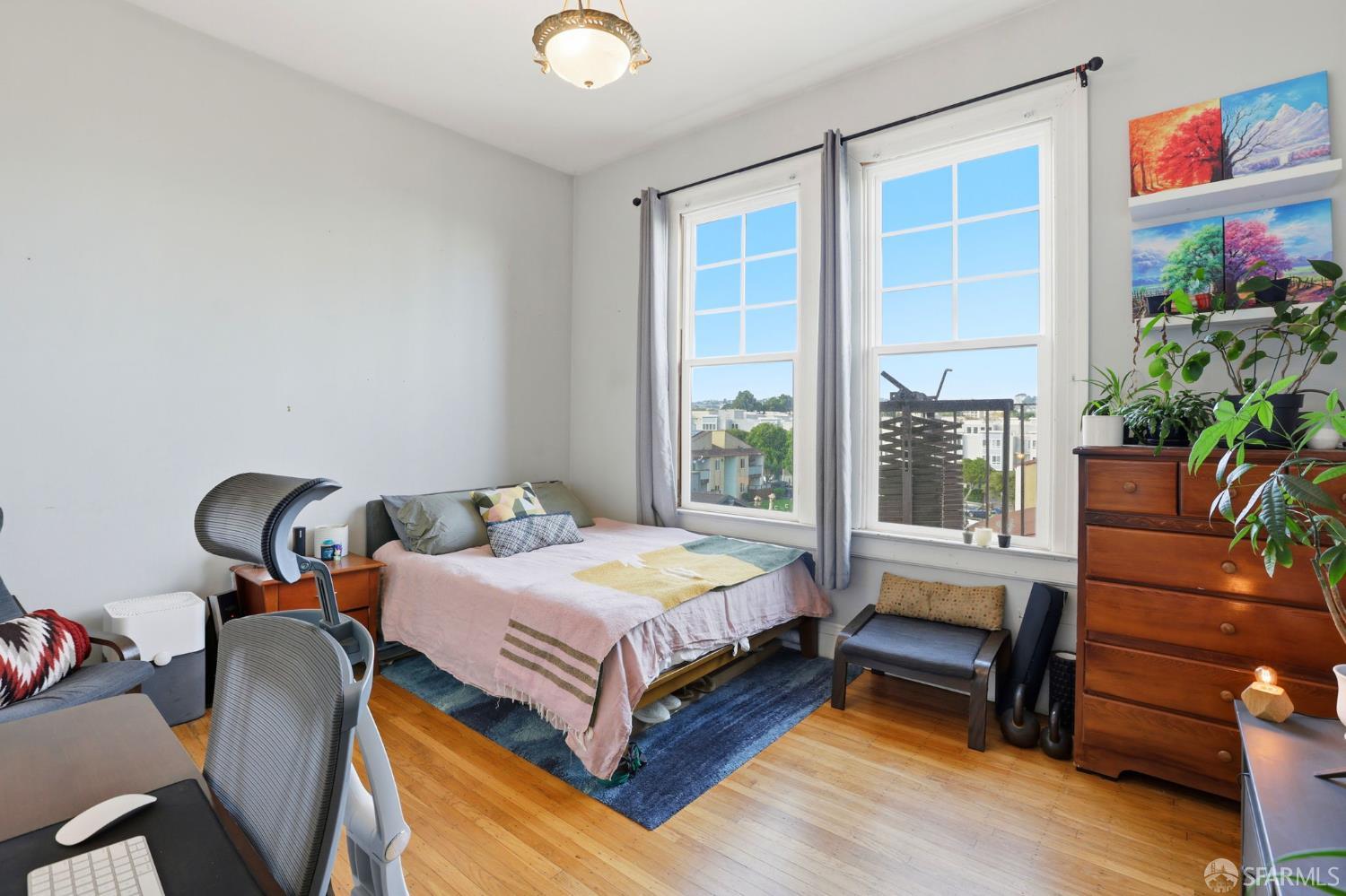 Detail Gallery Image 12 of 21 For 1404 Golden Gate Ave, San Francisco,  CA 94115 - 5 Beds | 2/1 Baths