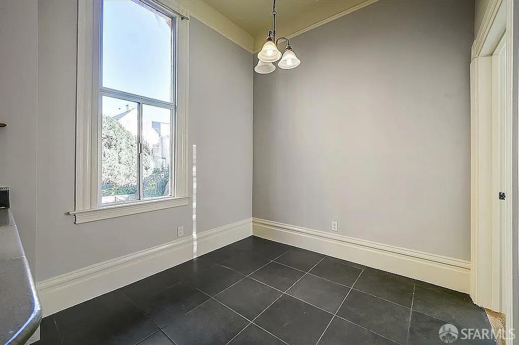 Detail Gallery Image 13 of 18 For 1241 Fulton St, San Francisco,  CA 94117 - 3 Beds | 2/1 Baths