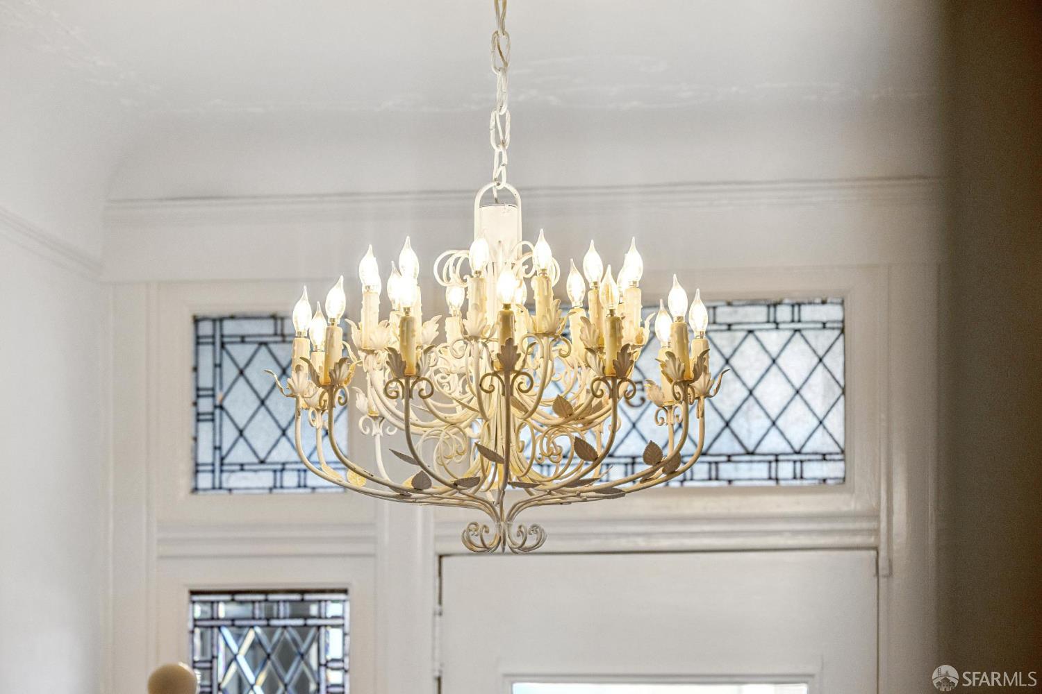 Detail Gallery Image 14 of 92 For 65 Carmelita St, San Francisco,  CA 94117 - 6 Beds | 3/1 Baths