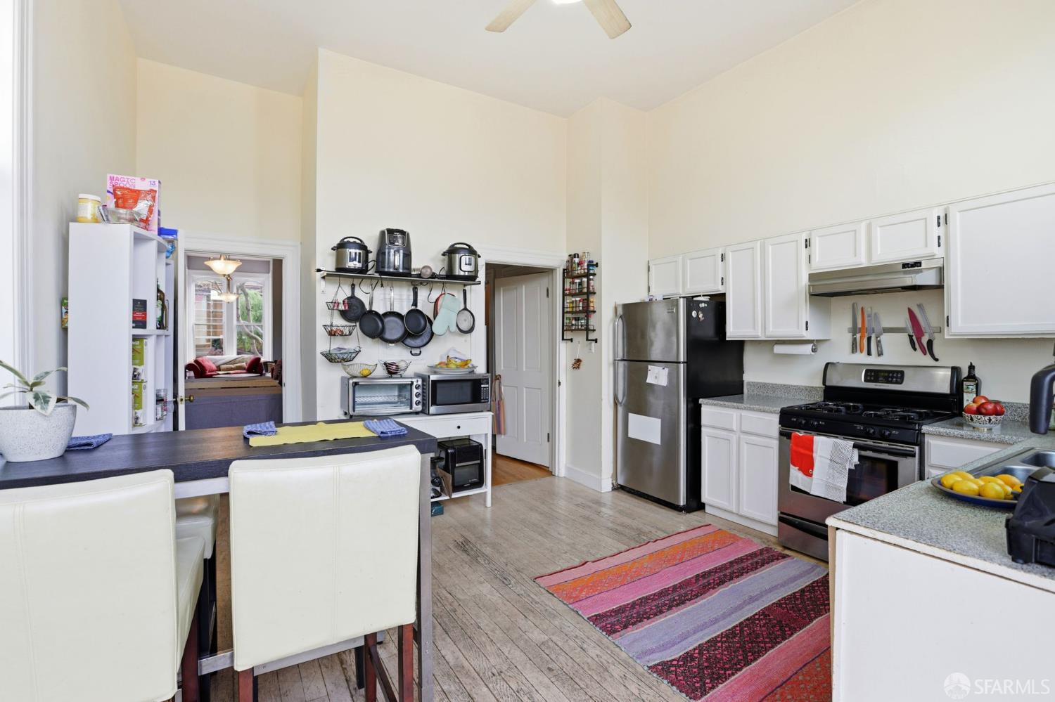 Detail Gallery Image 4 of 21 For 1404 Golden Gate Ave, San Francisco,  CA 94115 - 5 Beds | 2/1 Baths