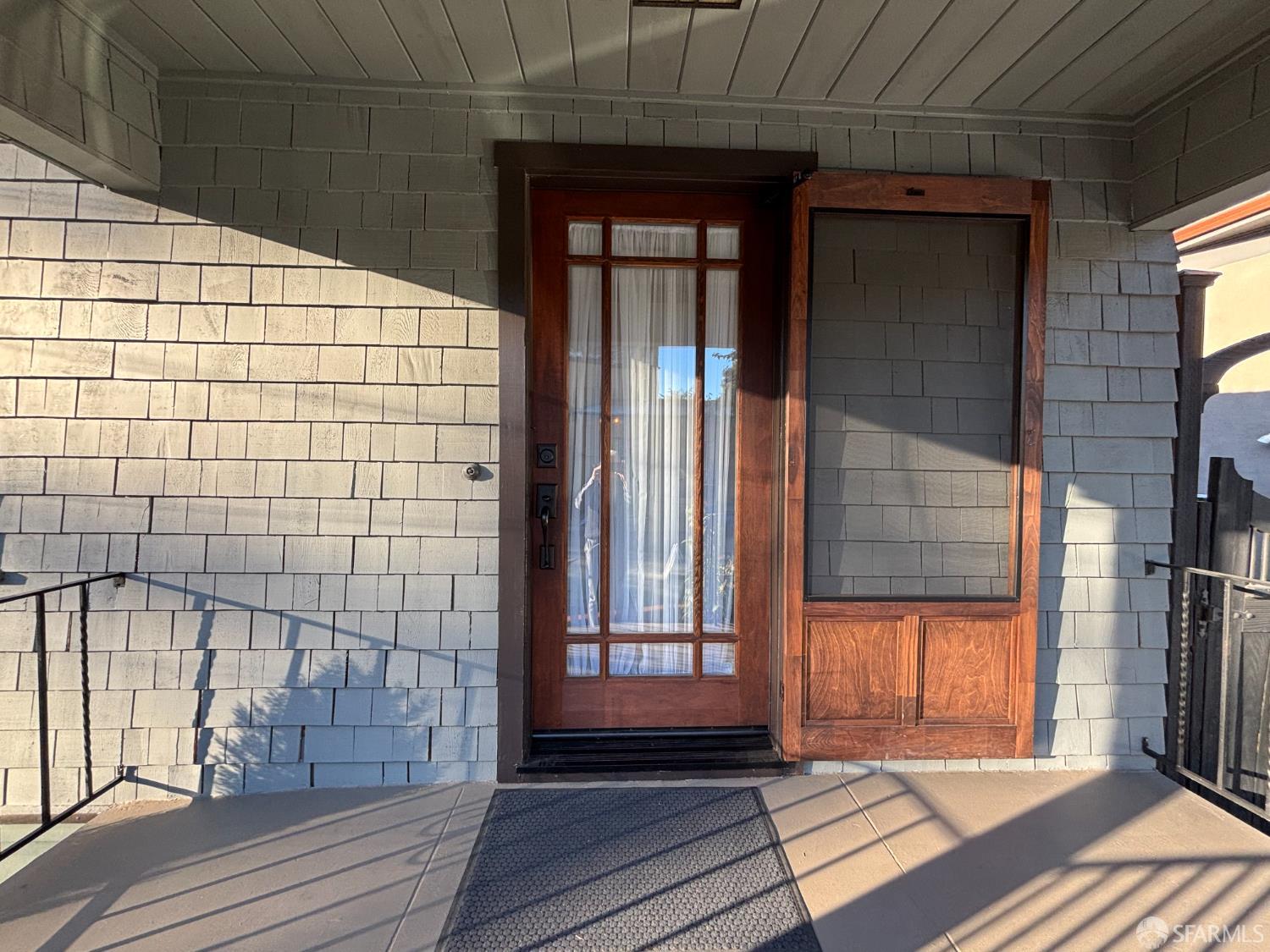 Detail Gallery Image 2 of 56 For 526 52nd St, Oakland,  CA 94609 - 2 Beds | 1/2 Baths