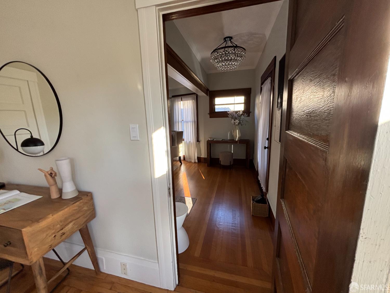 Detail Gallery Image 6 of 56 For 526 52nd St, Oakland,  CA 94609 - 2 Beds | 1/2 Baths