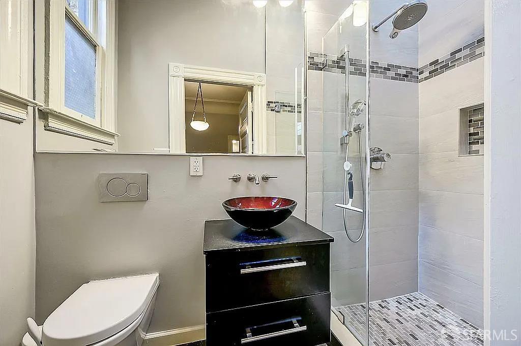 Detail Gallery Image 15 of 18 For 1241 Fulton St, San Francisco,  CA 94117 - 3 Beds | 2/1 Baths