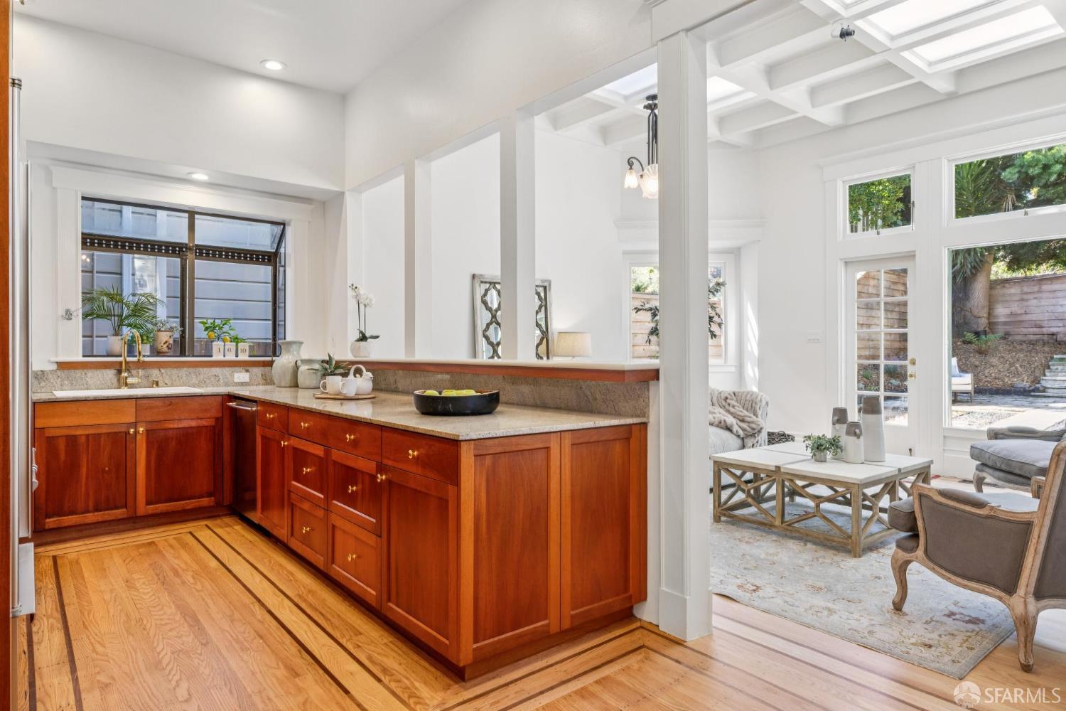 Detail Gallery Image 29 of 92 For 65 Carmelita St, San Francisco,  CA 94117 - 6 Beds | 3/1 Baths