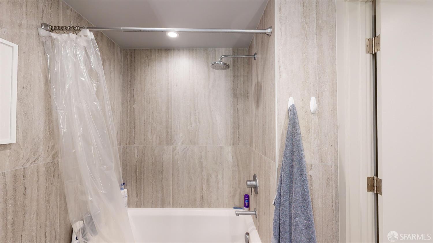 Photo #13: 424006274 Listing: Photo #13