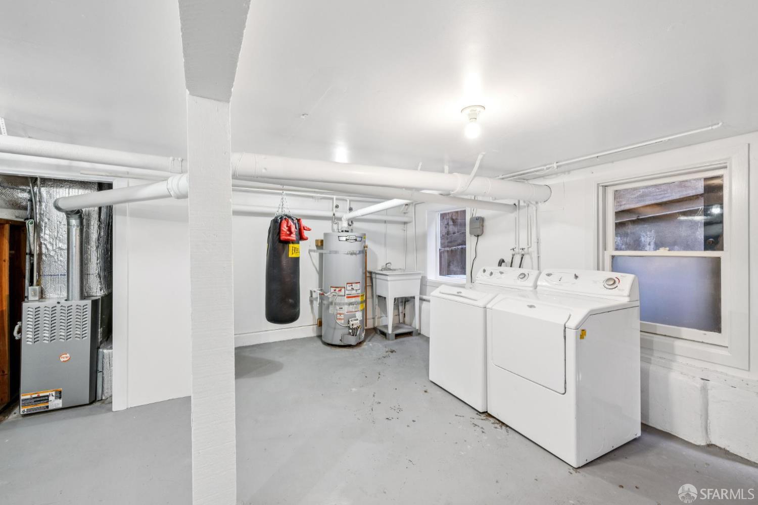 Detail Gallery Image 74 of 92 For 65 Carmelita St, San Francisco,  CA 94117 - 6 Beds | 3/1 Baths