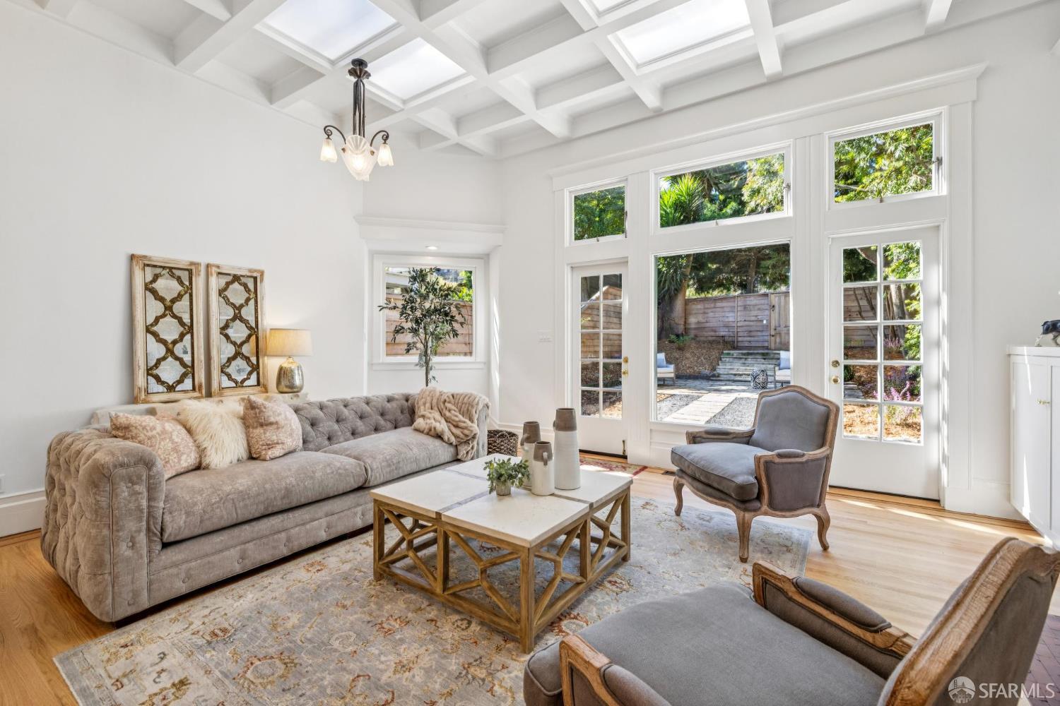 Detail Gallery Image 36 of 92 For 65 Carmelita St, San Francisco,  CA 94117 - 6 Beds | 3/1 Baths