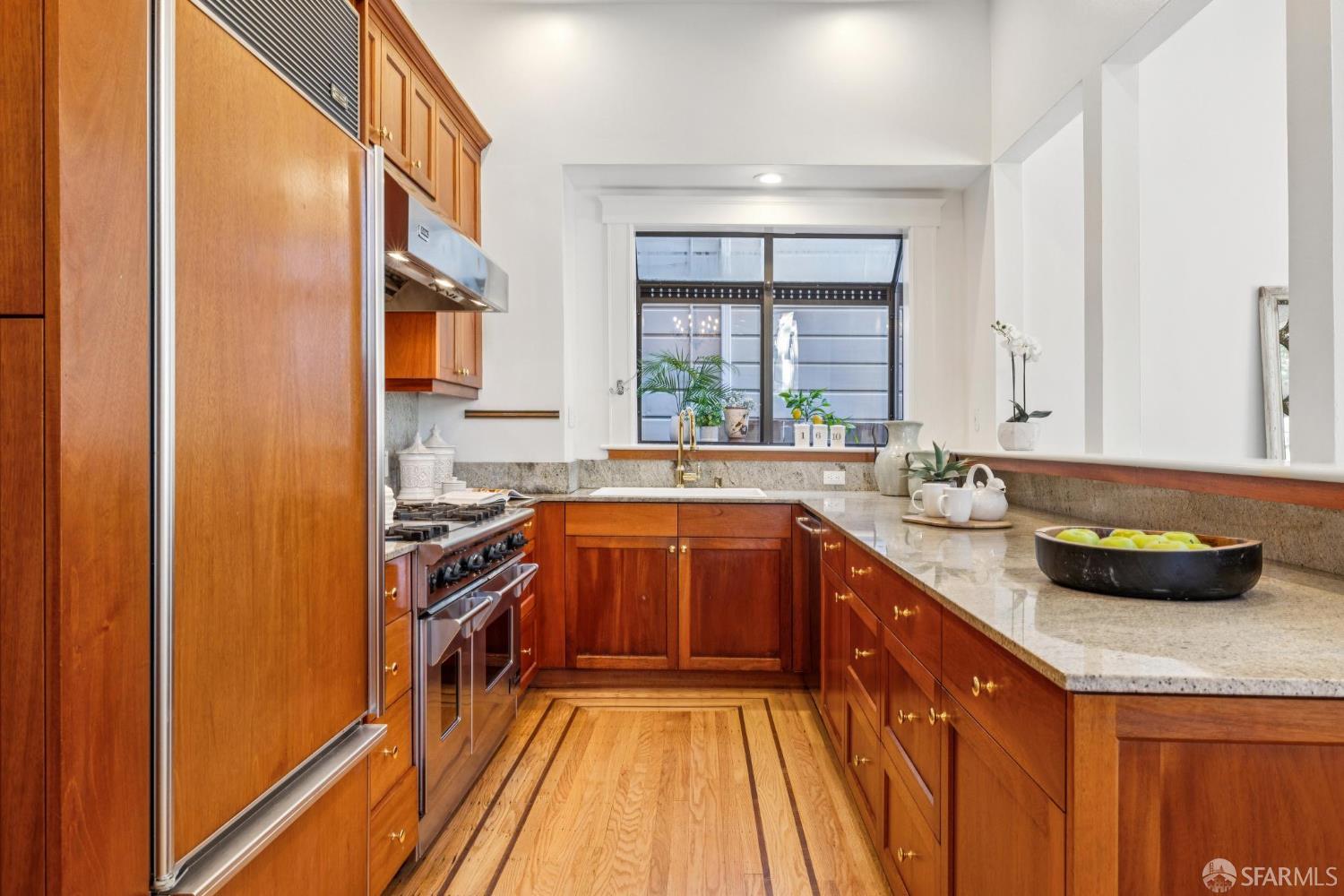 Detail Gallery Image 30 of 92 For 65 Carmelita St, San Francisco,  CA 94117 - 6 Beds | 3/1 Baths