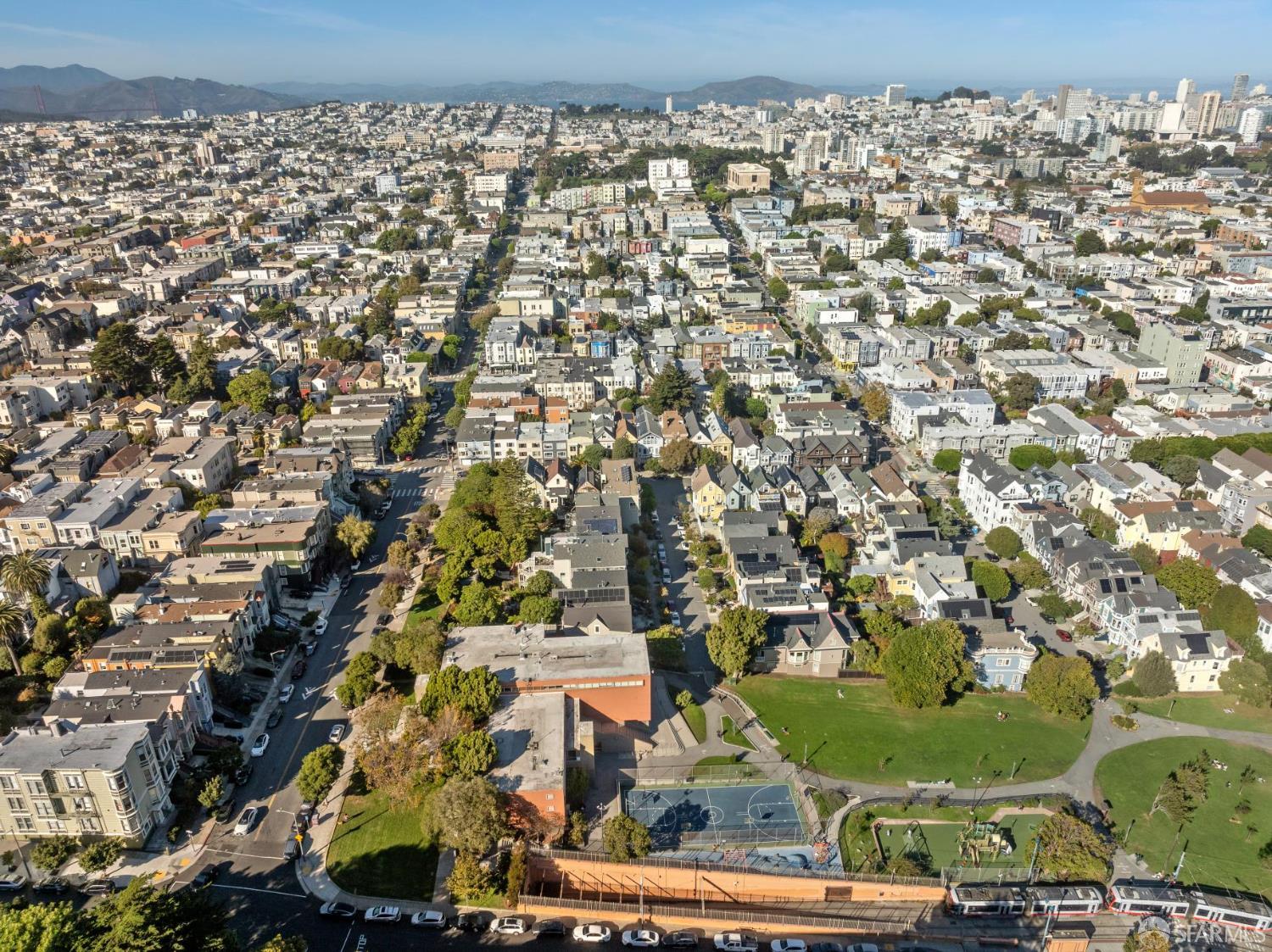 Detail Gallery Image 7 of 92 For 65 Carmelita St, San Francisco,  CA 94117 - 6 Beds | 3/1 Baths