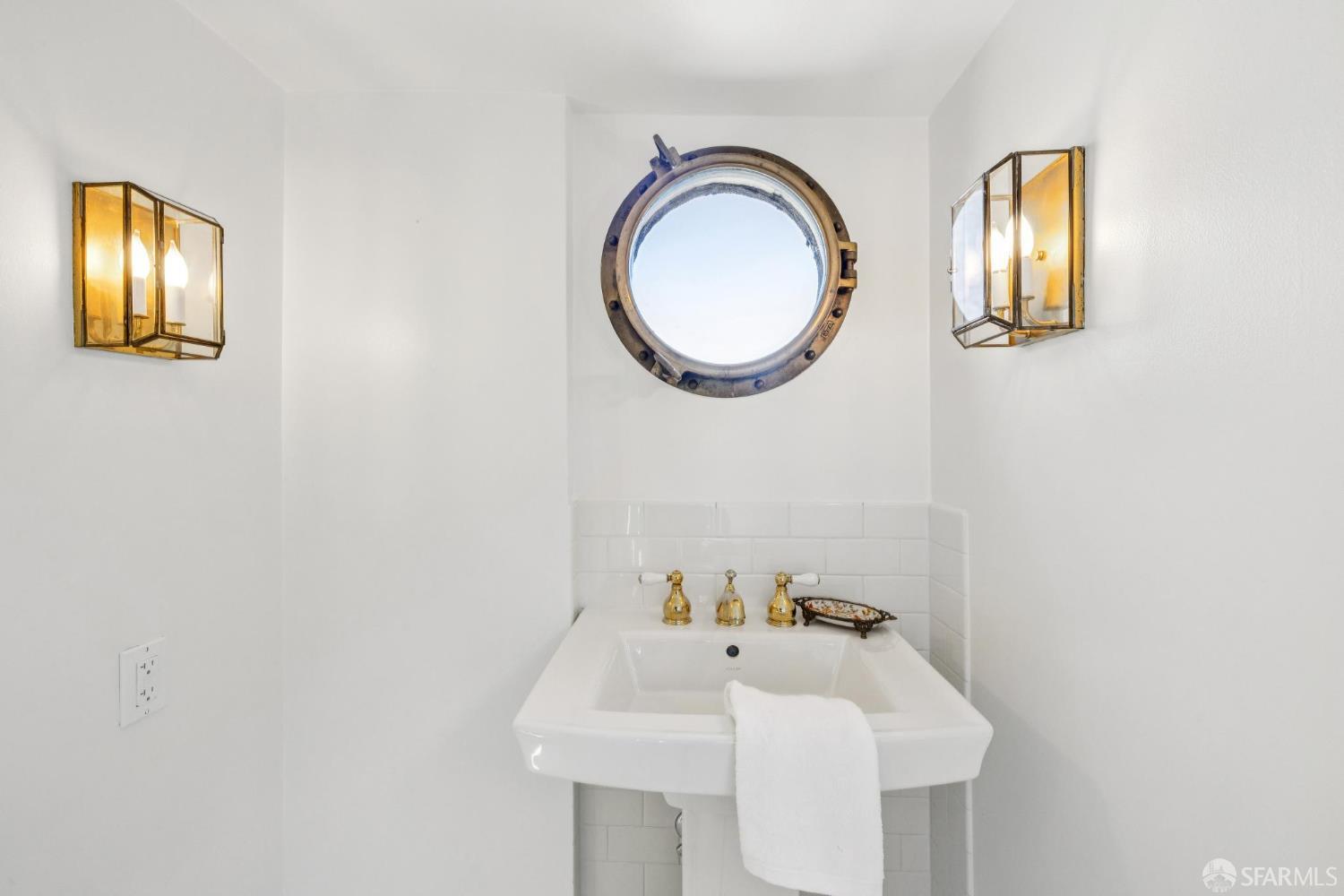 Detail Gallery Image 65 of 92 For 65 Carmelita St, San Francisco,  CA 94117 - 6 Beds | 3/1 Baths