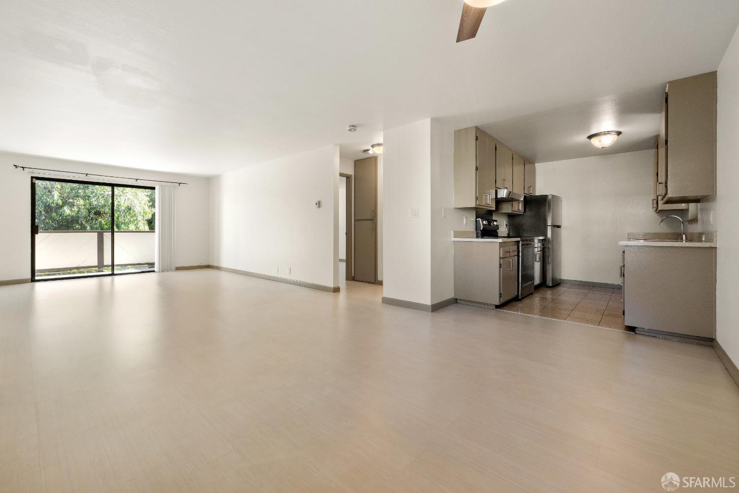 Detail Gallery Image 6 of 21 For 250 Willow Ave #421,  South San Francisco,  CA 94080 - 1 Beds | 1 Baths