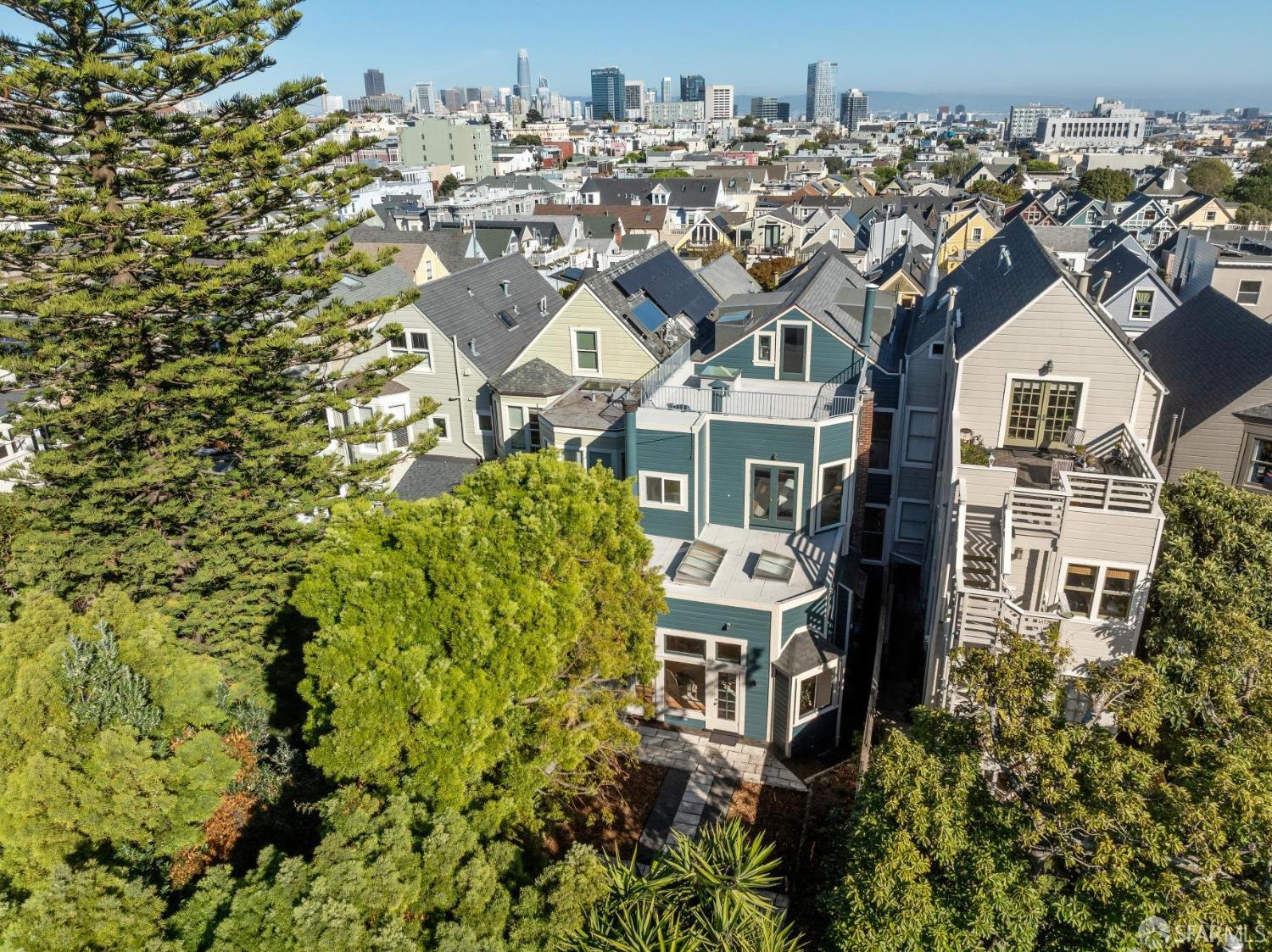 Detail Gallery Image 5 of 92 For 65 Carmelita St, San Francisco,  CA 94117 - 6 Beds | 3/1 Baths