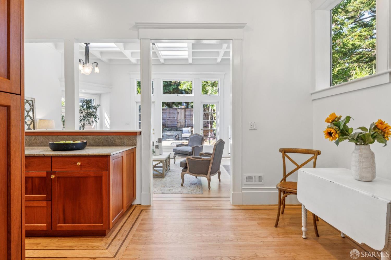 Detail Gallery Image 28 of 92 For 65 Carmelita St, San Francisco,  CA 94117 - 6 Beds | 3/1 Baths