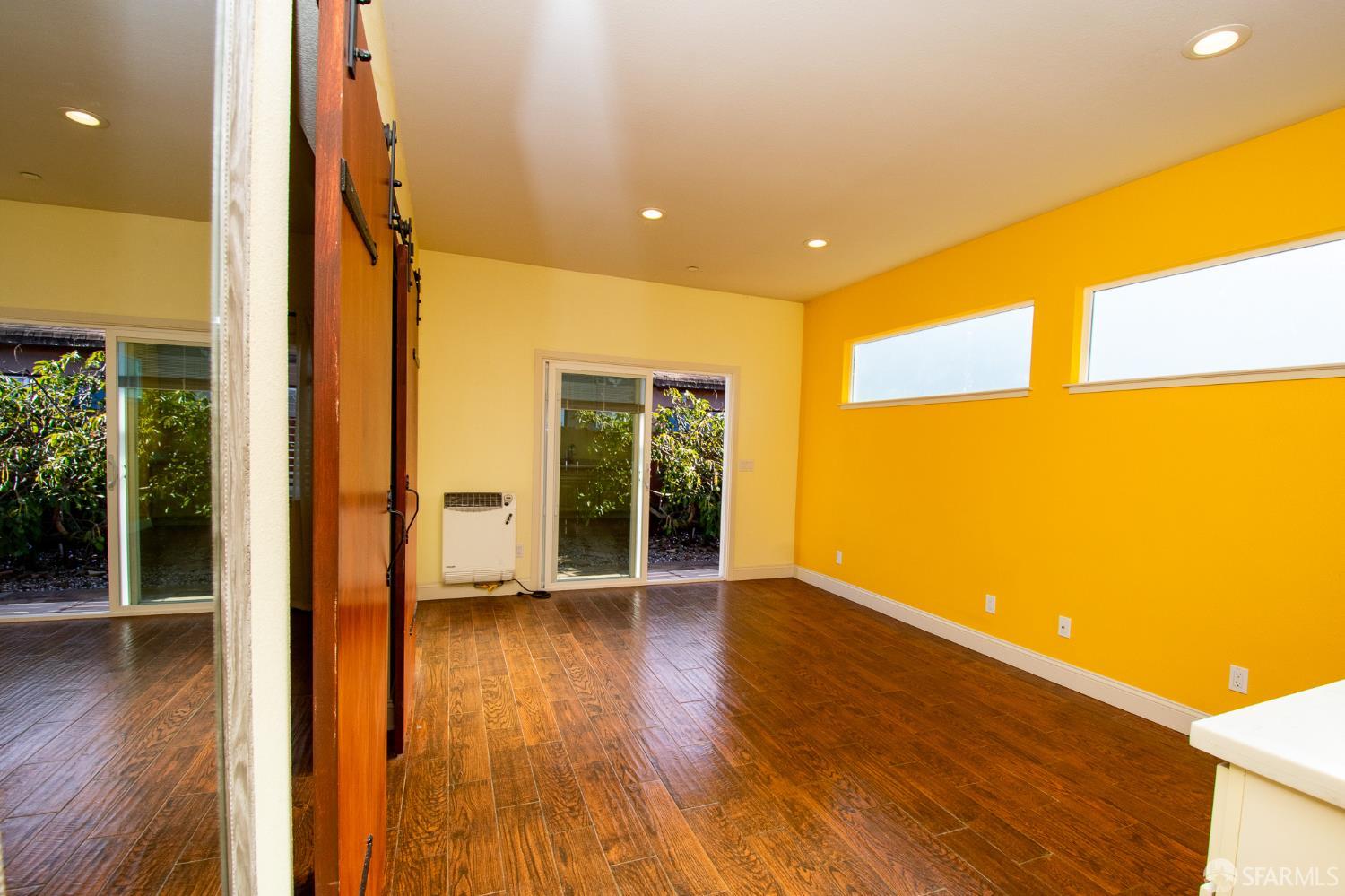 Detail Gallery Image 14 of 30 For 40 Encina Ave, Monterey,  CA 93940 - 3 Beds | 2 Baths