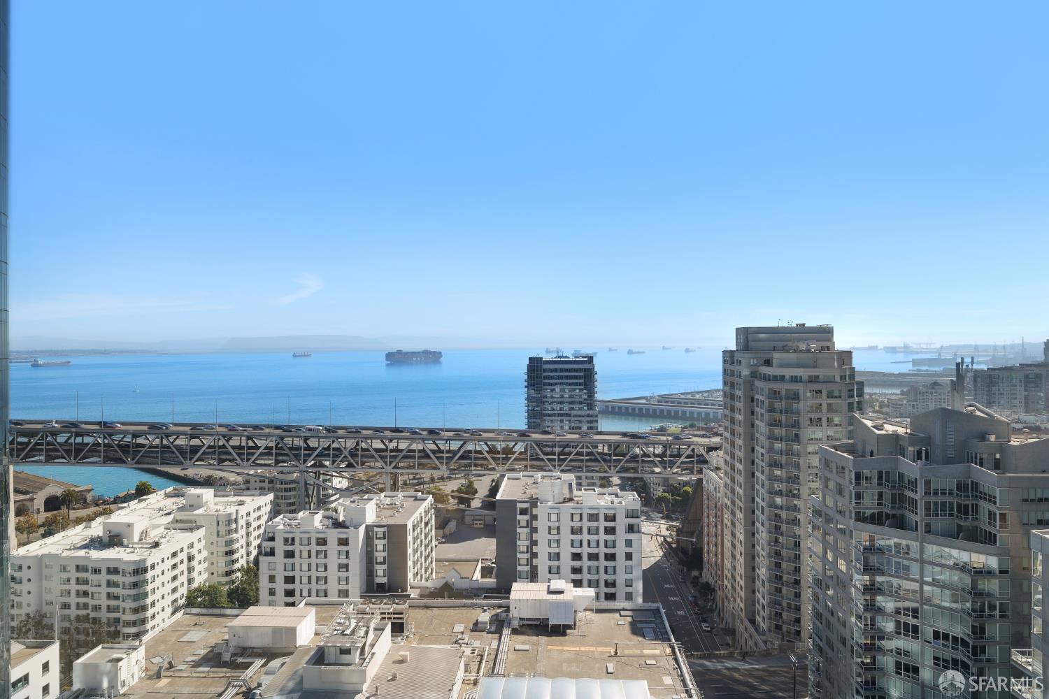 Detail Gallery Image 2 of 20 For 201 Folsom St 27f,  San Francisco,  CA 94105 - 2 Beds | 2 Baths