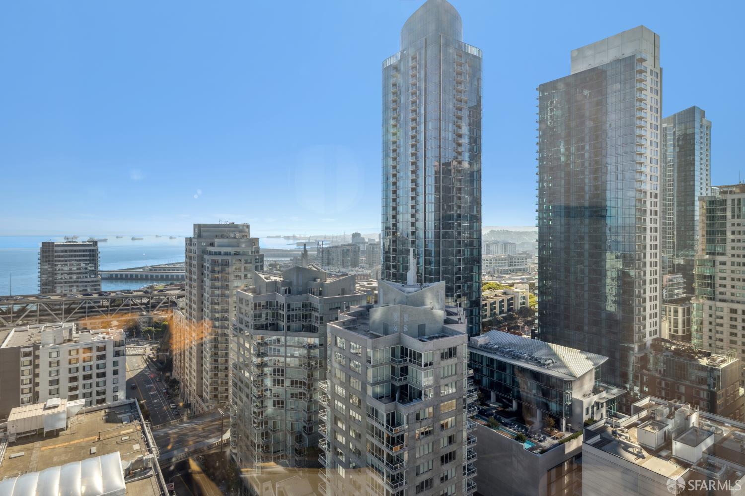 Detail Gallery Image 4 of 20 For 201 Folsom St 27f,  San Francisco,  CA 94105 - 2 Beds | 2 Baths