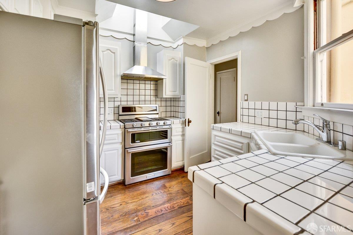 Detail Gallery Image 10 of 31 For 1770 17th Ave, San Francisco,  CA 94122 - 3 Beds | 2 Baths