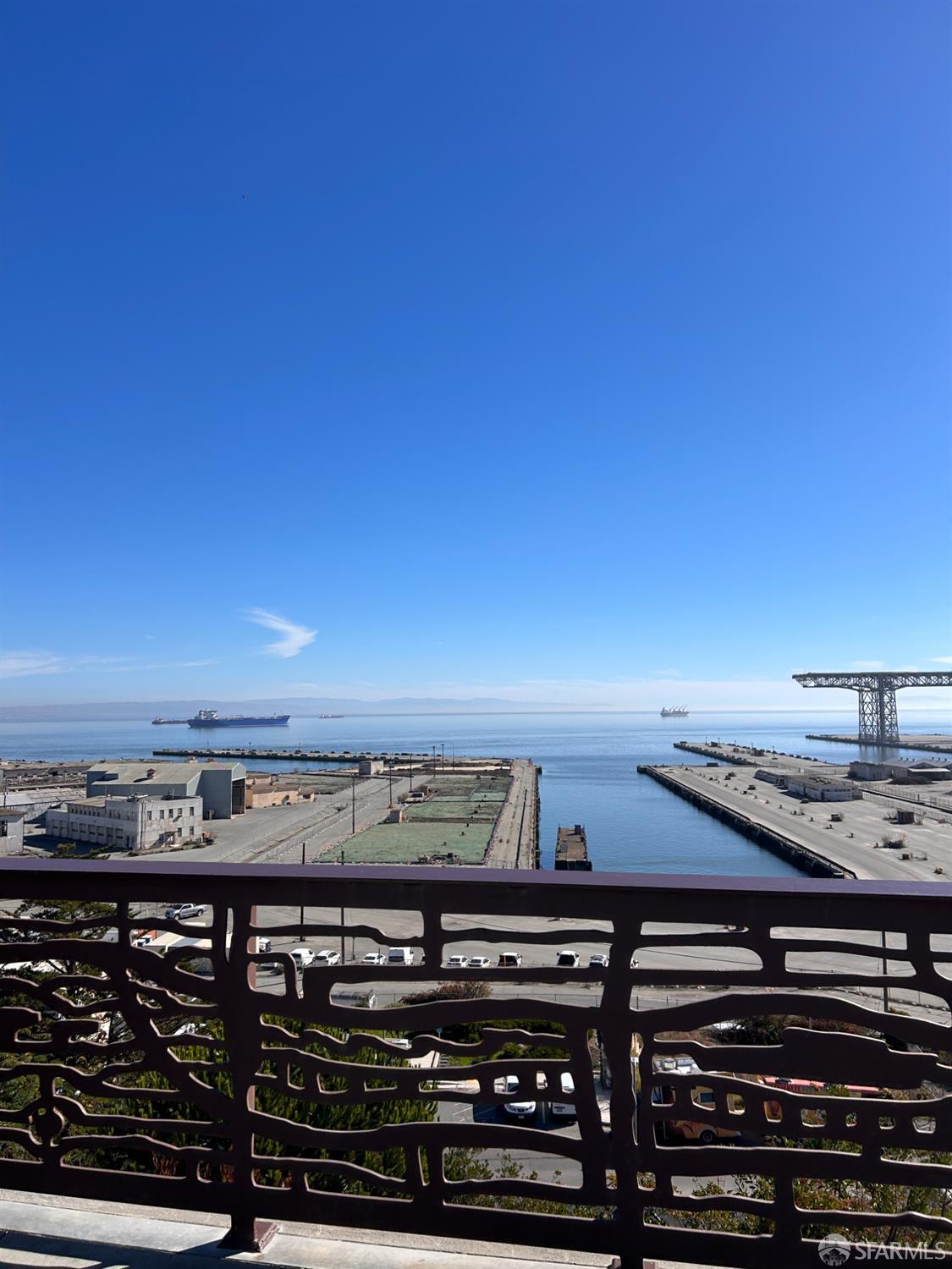 Detail Gallery Image 2 of 3 For 10 Innes Ct #304,  San Francisco,  CA 94124 - 2 Beds | 2 Baths