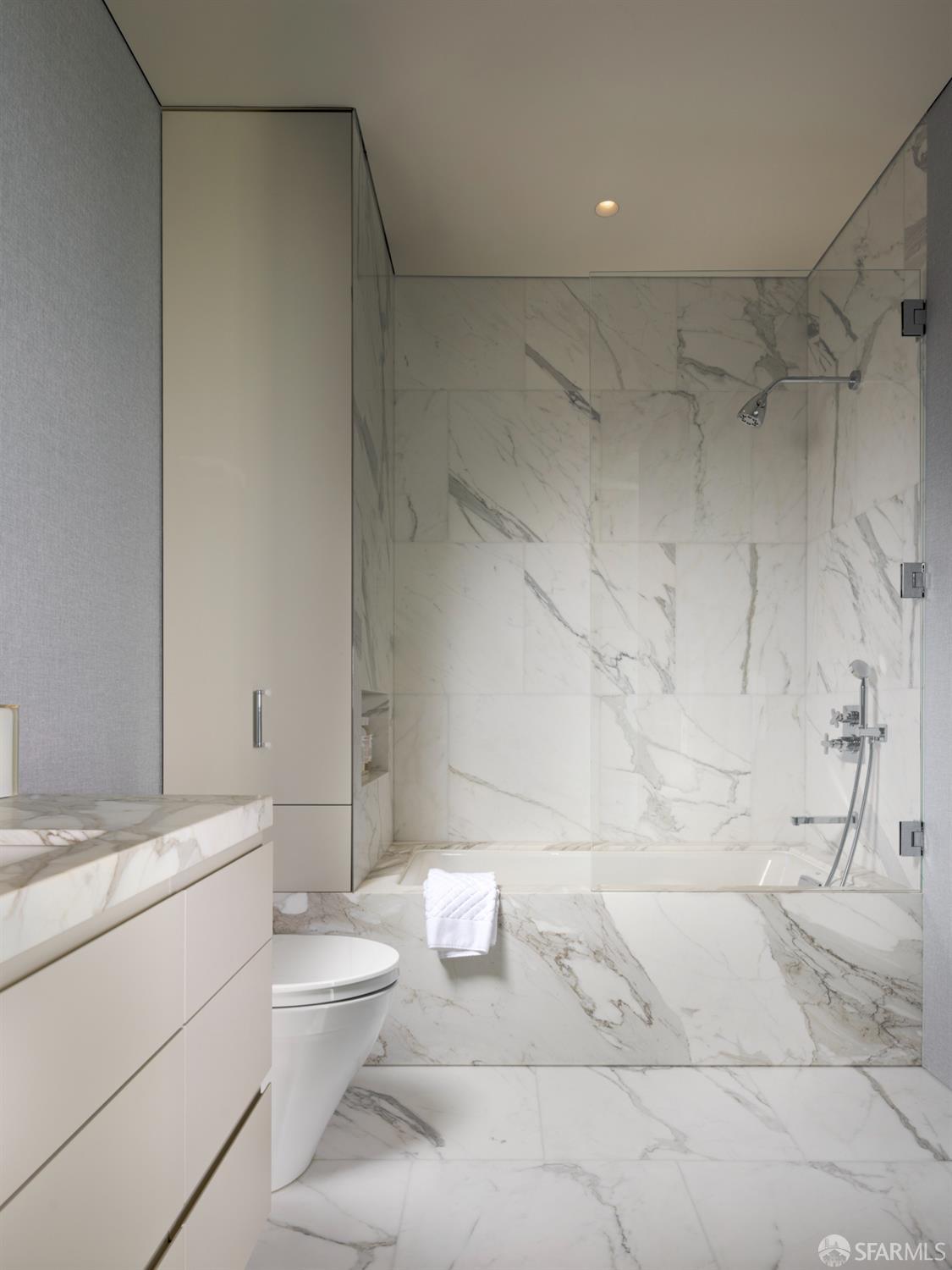 Detail Gallery Image 25 of 34 For 2121 Webster St Gph1,  San Francisco,  CA 94115 - 3 Beds | 3/1 Baths