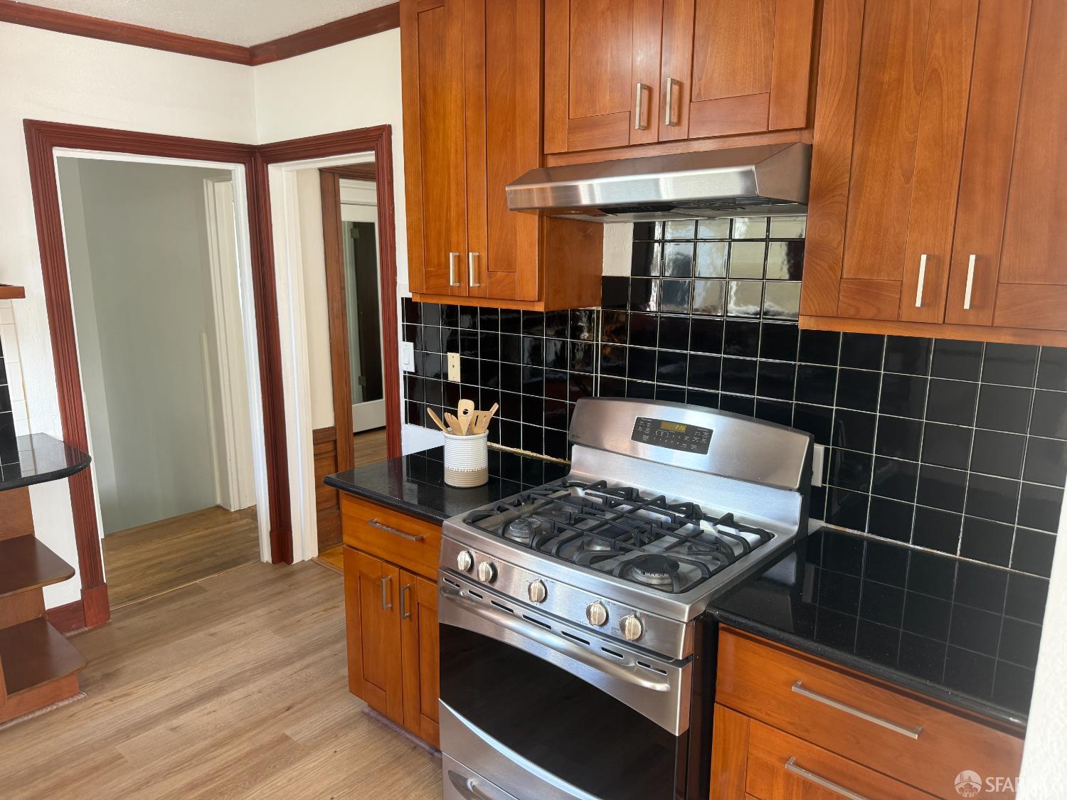 Detail Gallery Image 12 of 40 For 8122 Geary Blvd, San Francisco,  CA 94121 - 7 Beds | 5/1 Baths