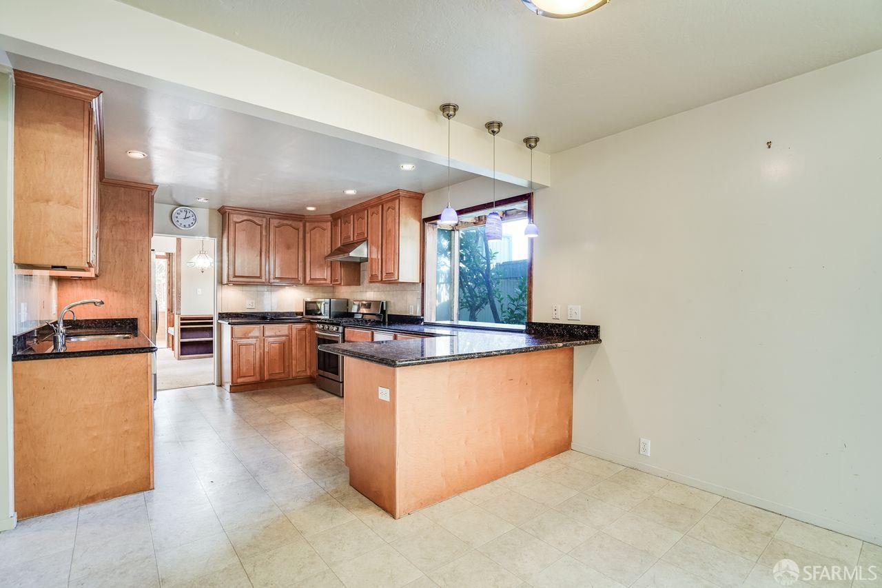 Detail Gallery Image 29 of 37 For 172 Amber Dr, San Francisco,  CA 94131 - 5 Beds | 3 Baths