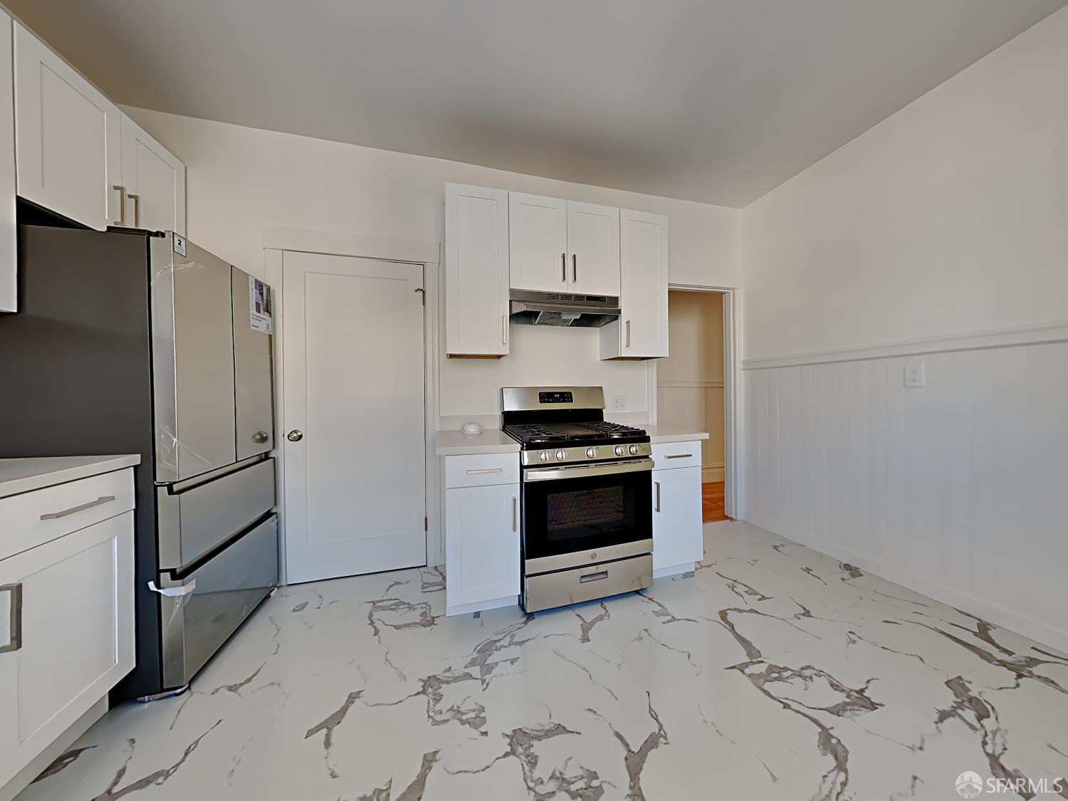 Detail Gallery Image 3 of 6 For 1158 Montgomery St, San Francisco,  CA 94133 - – Beds | – Baths