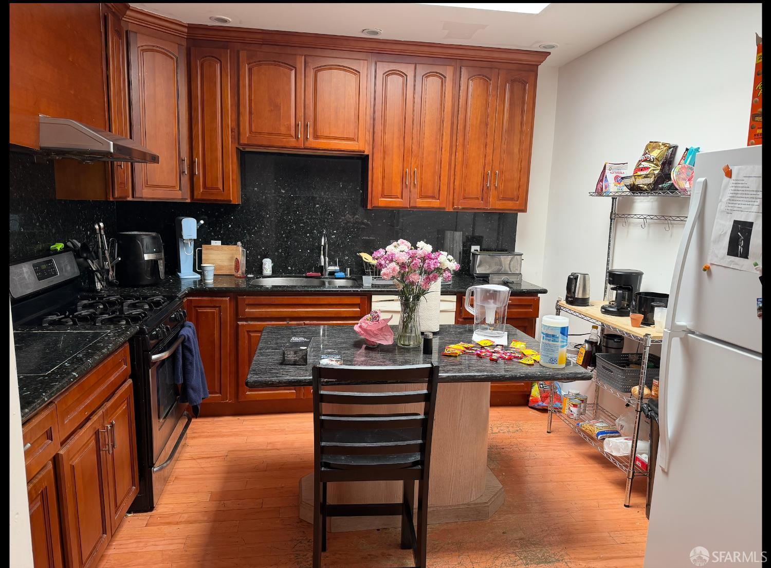 Detail Gallery Image 7 of 11 For 247 Brighton Ave, San Francisco,  CA 94112 - 1 Beds | 2 Baths