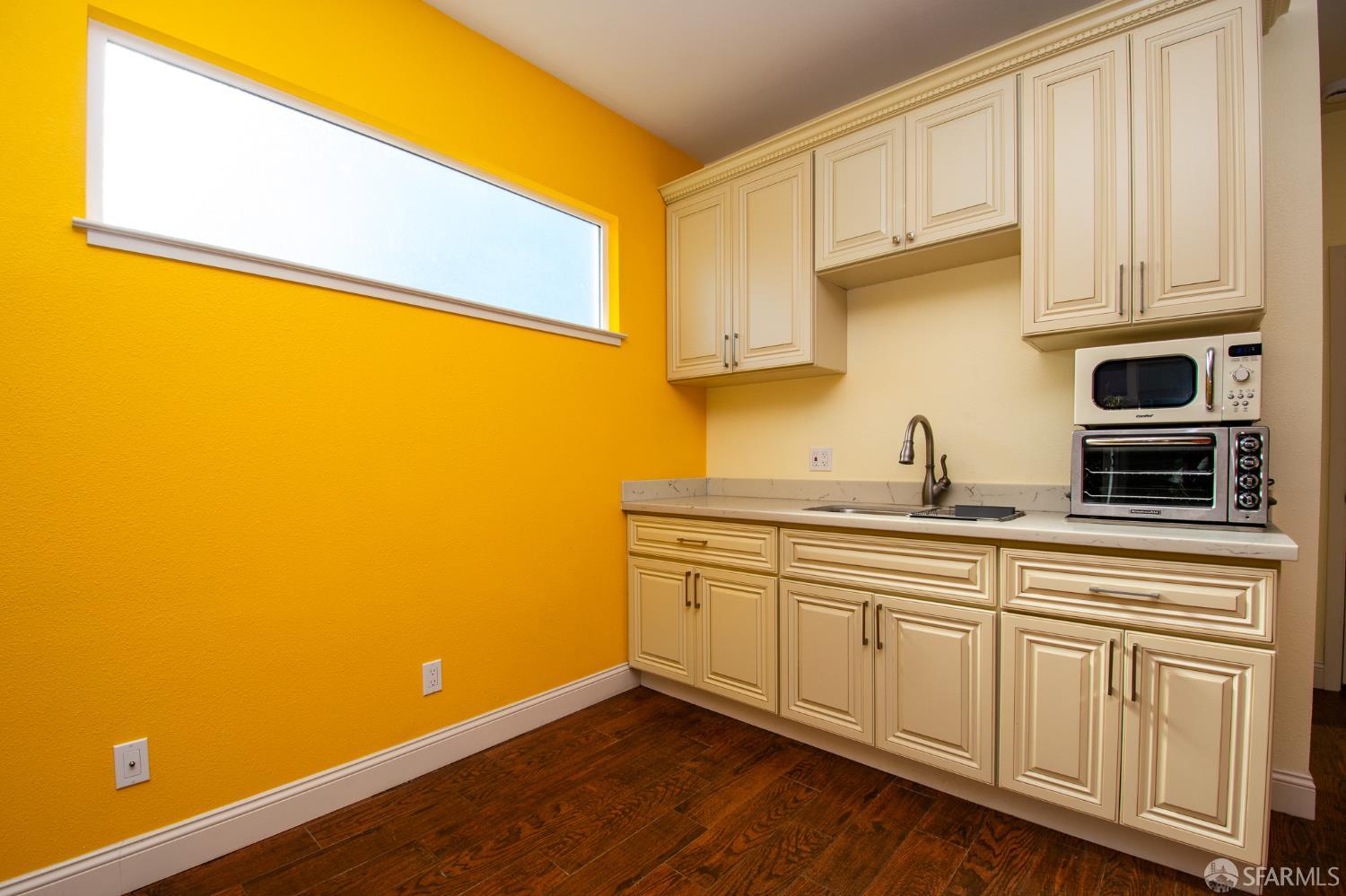 Detail Gallery Image 16 of 30 For 40 Encina Ave, Monterey,  CA 93940 - 3 Beds | 2 Baths