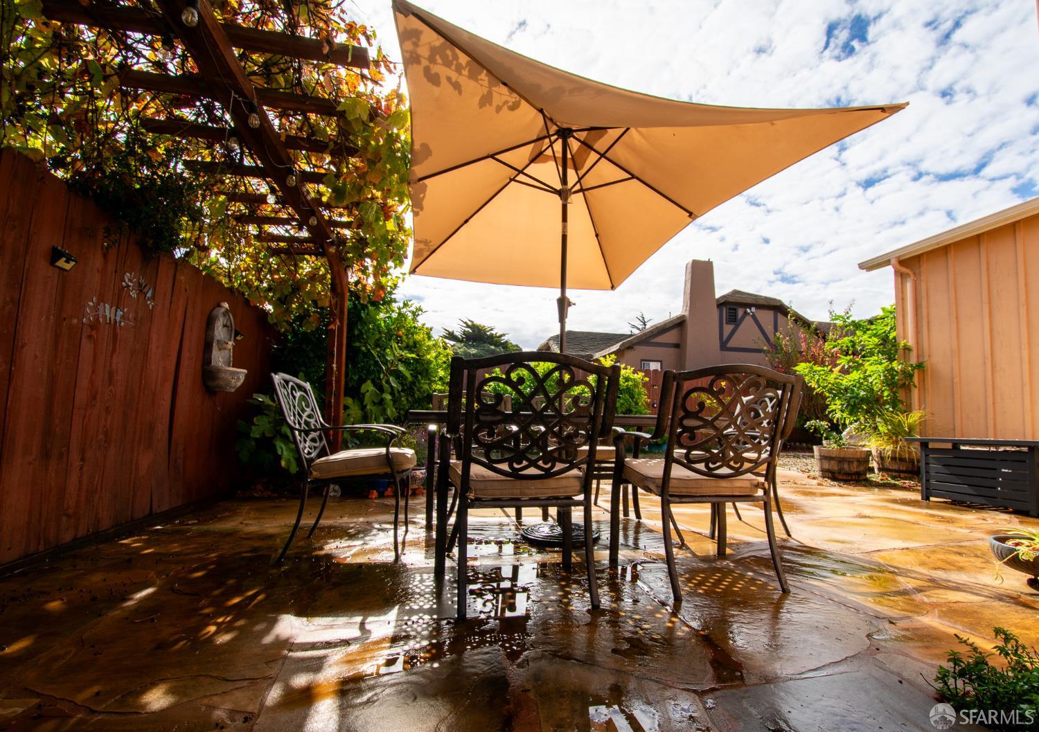 Detail Gallery Image 27 of 30 For 40 Encina Ave, Monterey,  CA 93940 - 3 Beds | 2 Baths