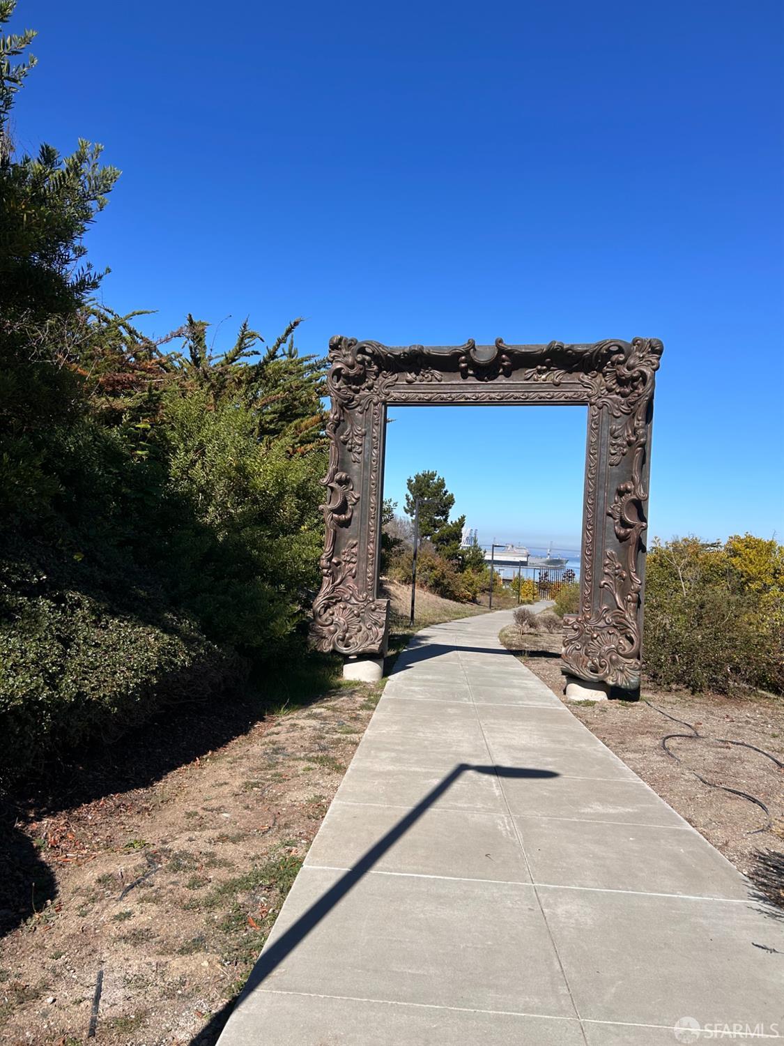 Detail Gallery Image 3 of 3 For 10 Innes Ct #304,  San Francisco,  CA 94124 - 2 Beds | 2 Baths