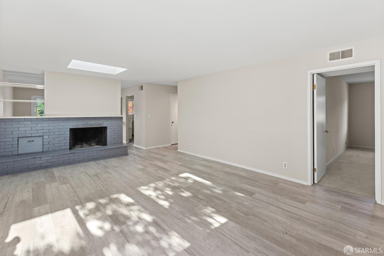 Detail Gallery Image 2 of 25 For 1059 El Centro Ave #3,  Oakland,  CA 94602 - 2 Beds | 2 Baths
