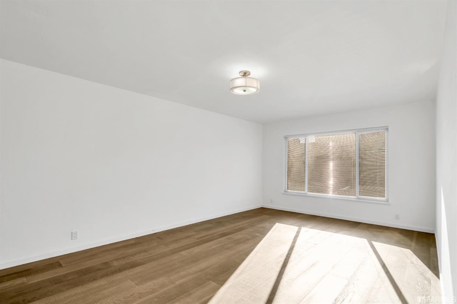 Detail Gallery Image 4 of 11 For 1700 19th Ave #2,  San Francisco,  CA 94122 - 10 Beds | 8 Baths